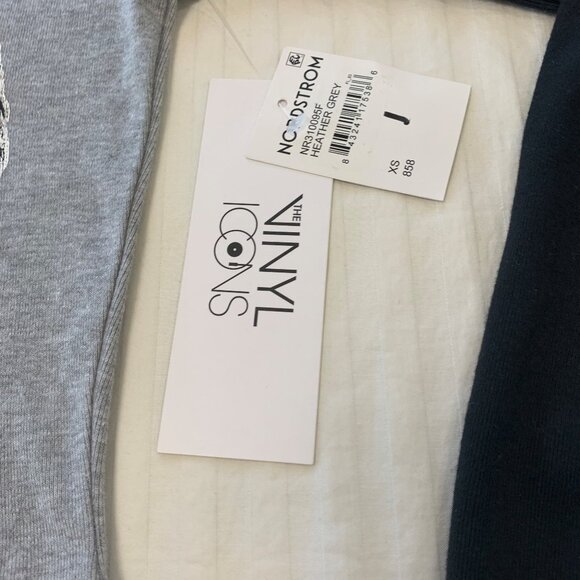 🦋   NWT  THE VINYL ICONS MISFITS WOMENS TOP SIZE XS 🦋 - Picture 4 of 10